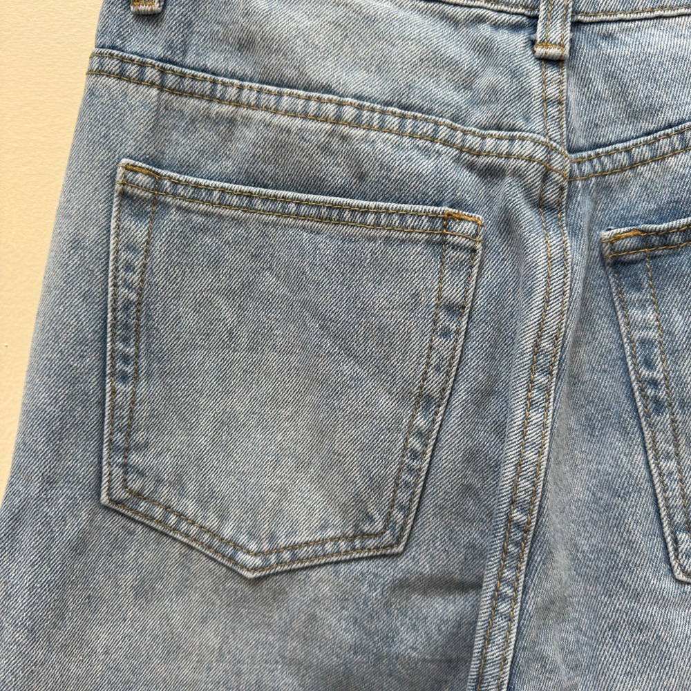 PrettyLittleThing Blue Relaxed Fit Jeans Vintage-Inspired - Picture 5 of 5